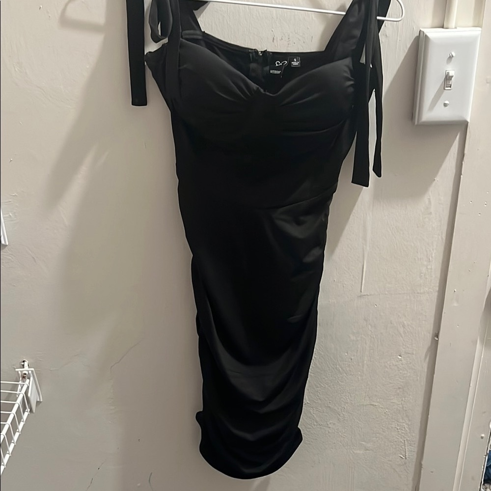 Windsor Black Bodycon Midi Dress with Sweetheart Neckline